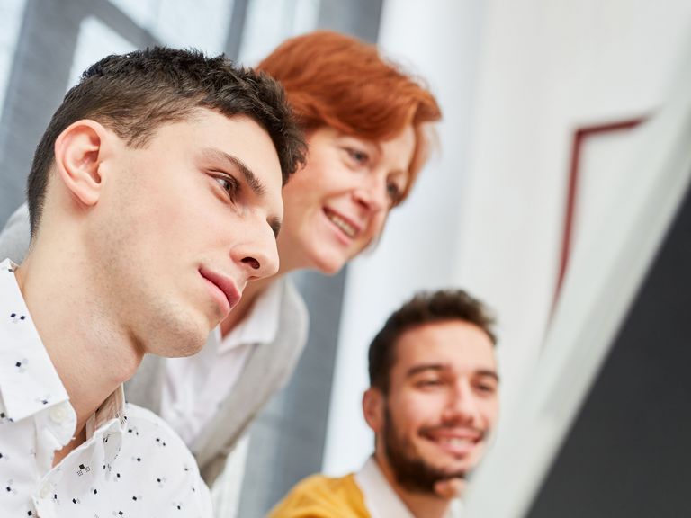 seminarangebot-themenfeld-it-beratung-am-computer-albertinen-akademie-hamburg seminarangebot-themenfeld-it-beratung-am-computer-albertinen-akademie-hamburg